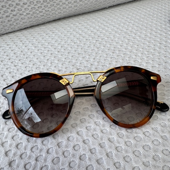Krewe Sunglasses St. Louis STL II | HAVANA + BLACK AND CRYSTAL 24K - Picture 2 of 5